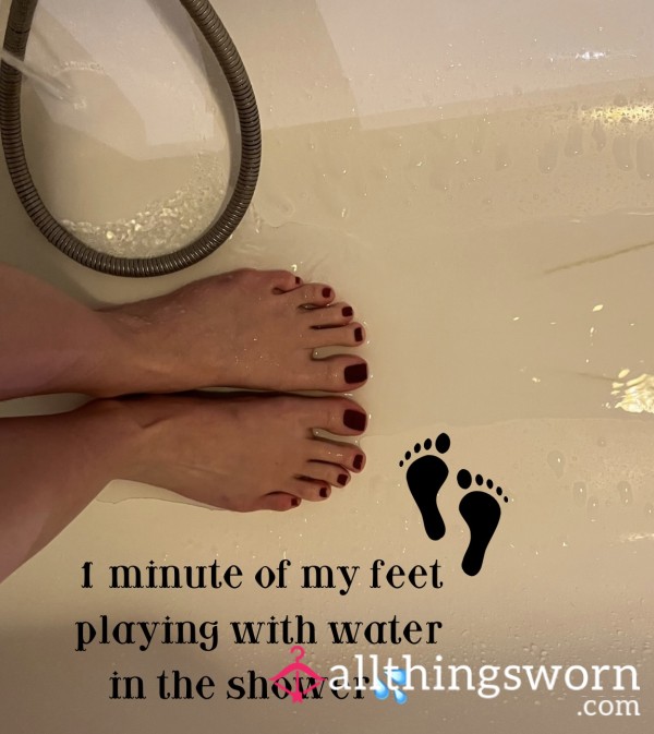 1 Minute Video Of My Freshly Painted Toes Playing In The Water😏💦