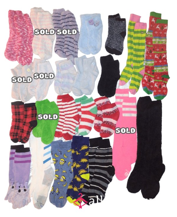 1 PAIR – SOCKS 🧦