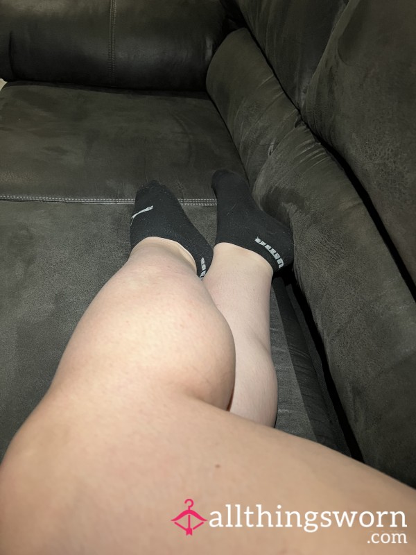 10hr Used Black Socks