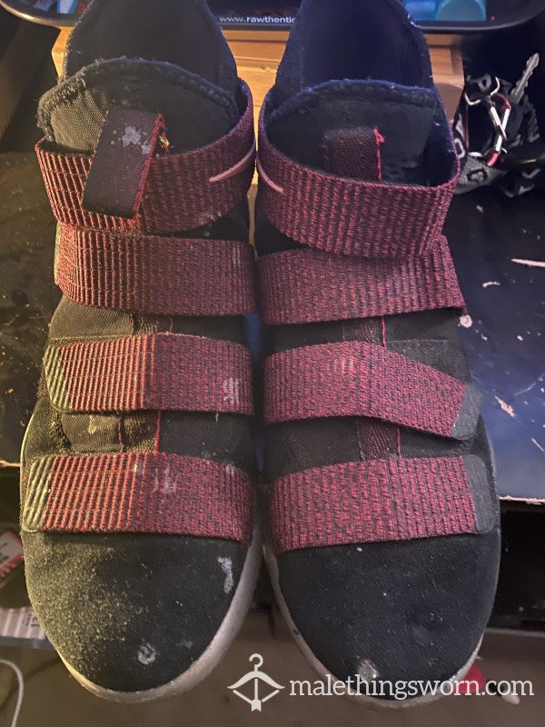 11 1/2 Well-worn High Top Lebron’s