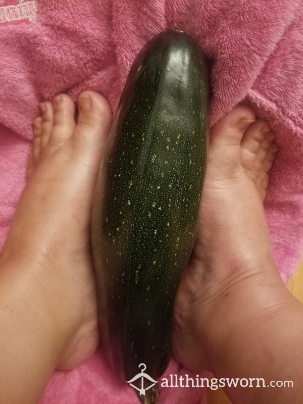 2 Feet 1 Zucchini Foot Job 2 Minute Video