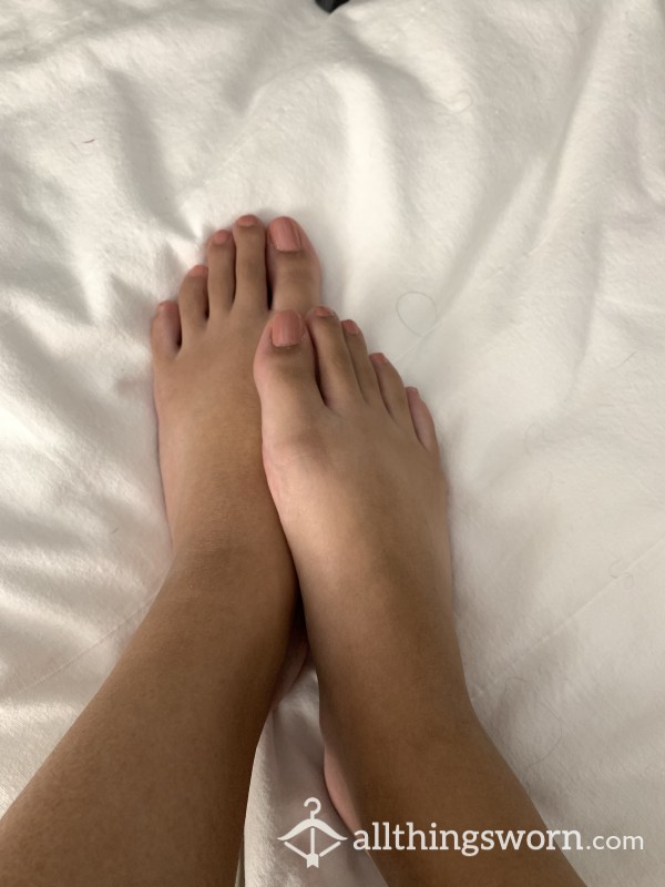 2 Videos (30 Second Each)- Putting Lotion On My Feet