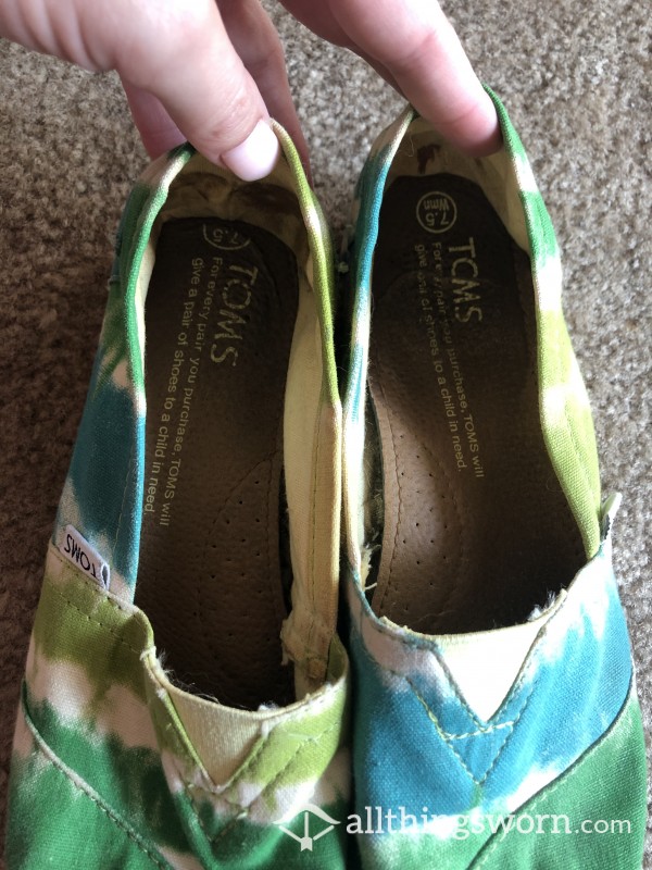 2011 Tie-Dye TOMS