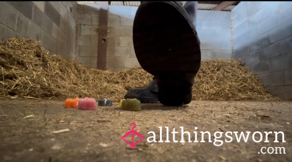 Naughty Horse Rider Crushes Jelly Babies In Riding Boots 🥾