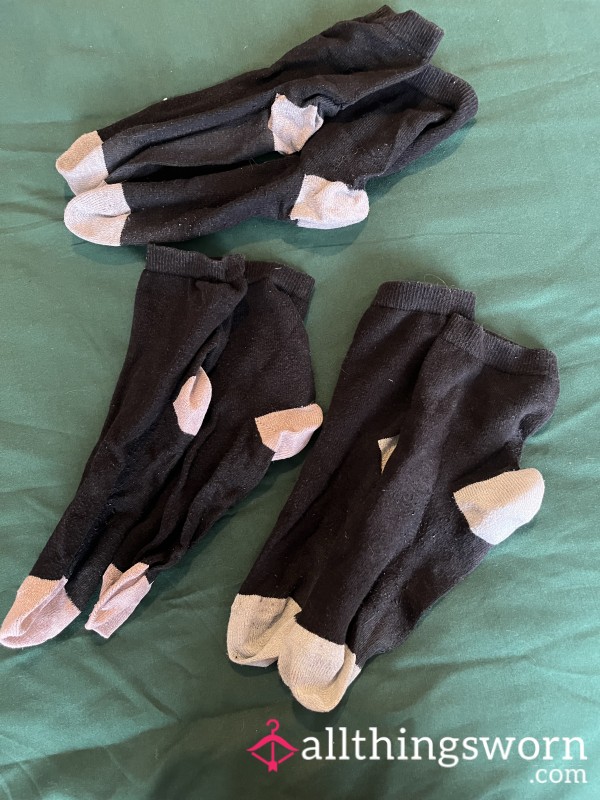 3 Pairs Of Smelly Unwashed Worn Old Socks 🧦