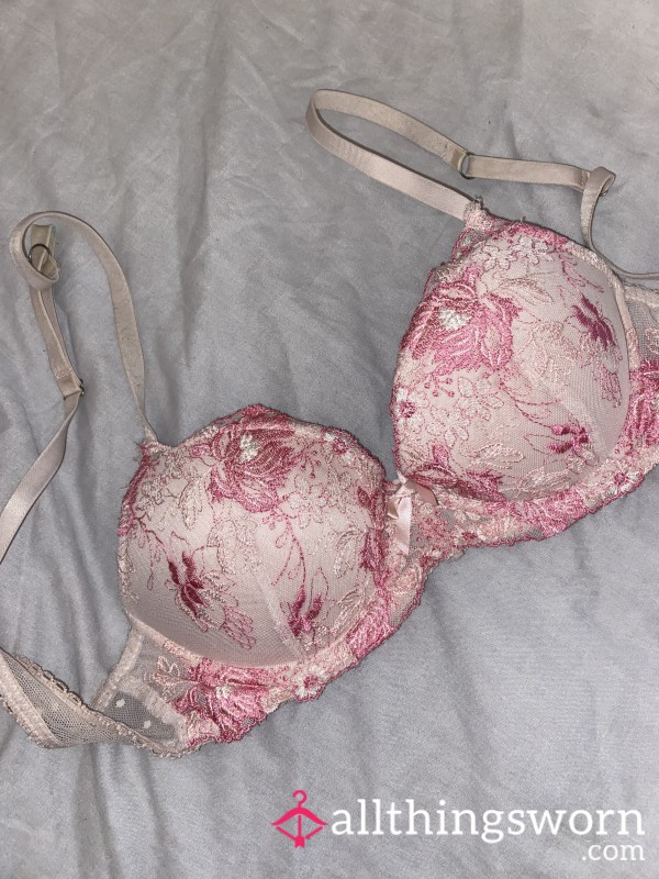 32B Super Worn Baby Pink Lace Bra 💌