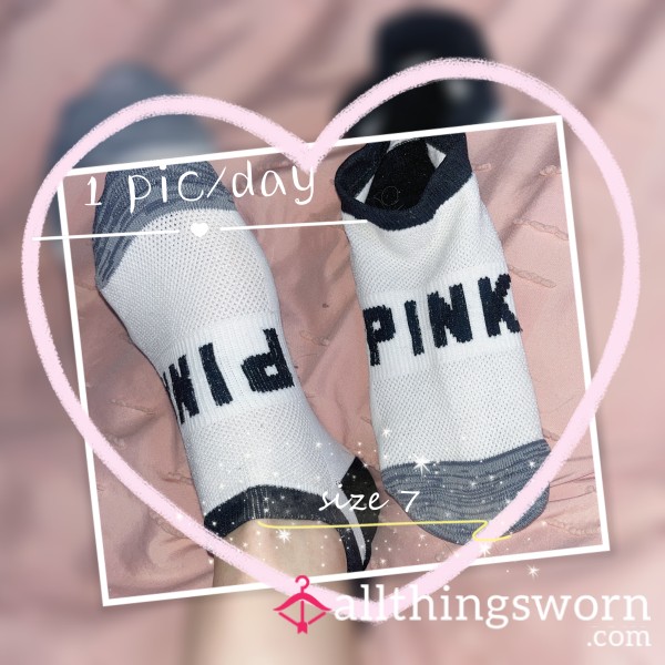 PINK Victoria’s Secret Brown Dirty Ankle Socks