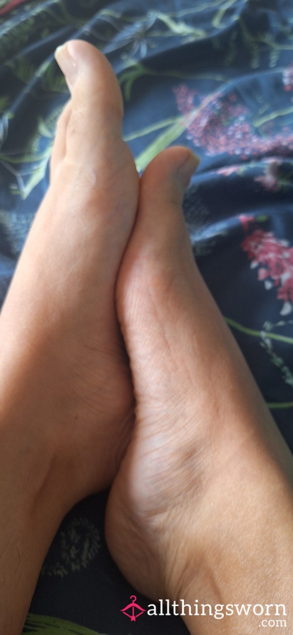 5 Custom Feet Pics