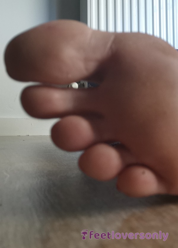 20 Min Live Vid. You Tell Me What To Do With My Feet