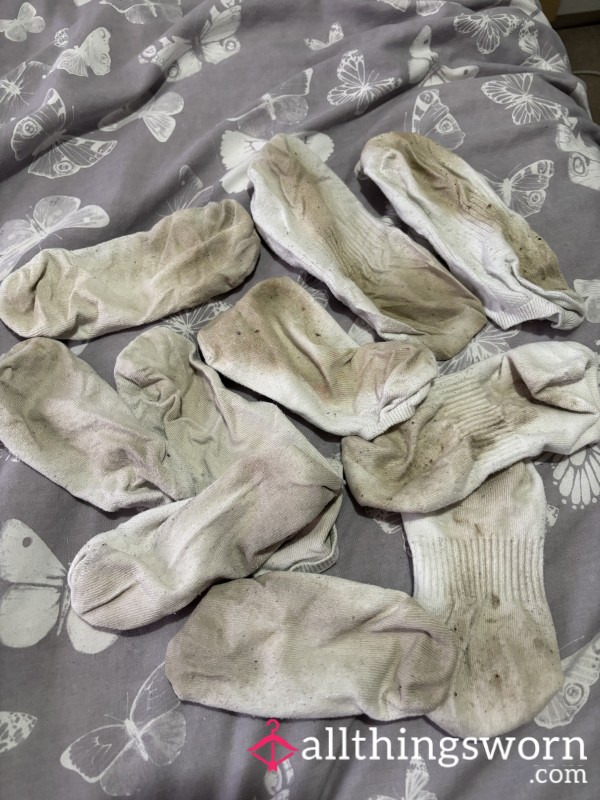 5 Pairs Of White Smelly Trainer Socks