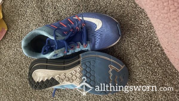 7.5 Collegiate Running Shoes