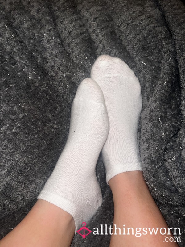 12 Hour Wear Thin White Ankle Socks