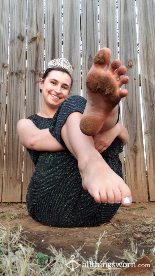 90 Image Set DIRTY SOLES - Silver Toenails - Full Body W/ Face And Feet Closeups - Jan 2021 MDL