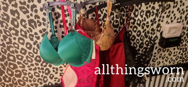 Voyeur? C*m Watch Me Try On Lingerie In VS Changing Room (9mins)