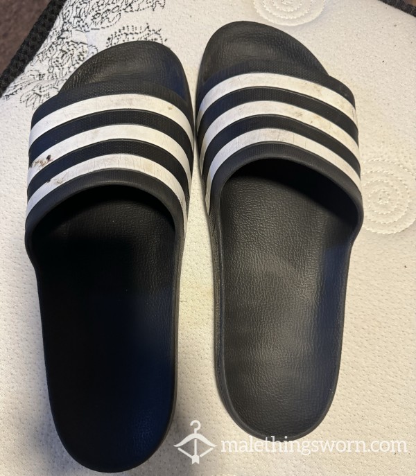 WELL USED ADIDAS SLIDES