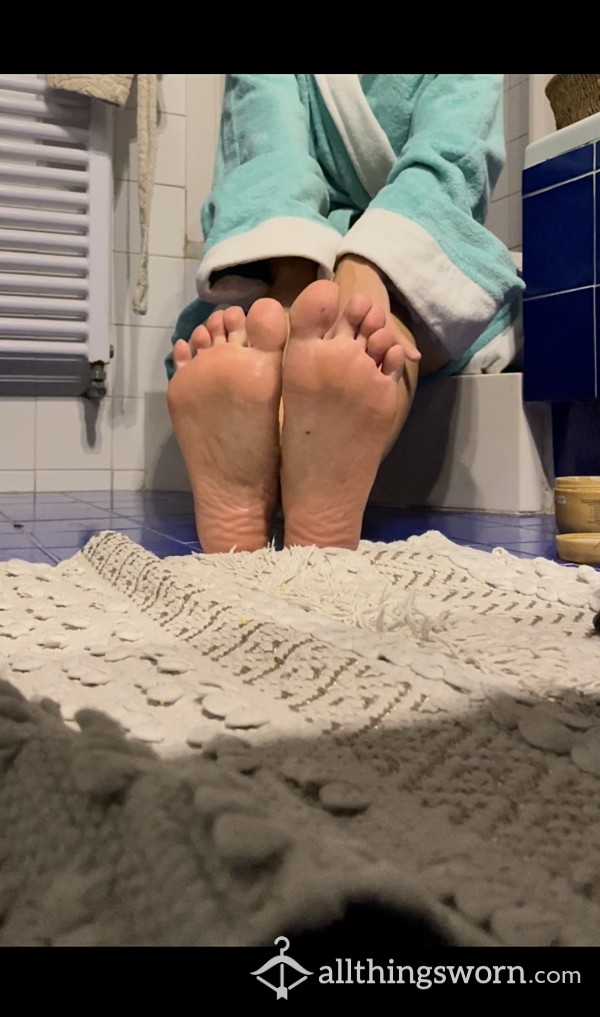 After Shower Tootsies Ma**age 👣👩🏼