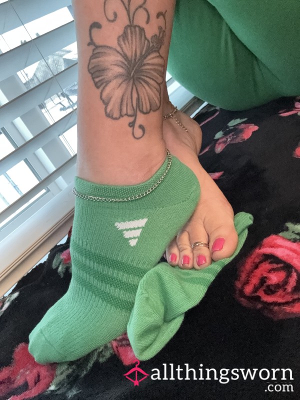 All Day I Dream About S** SOCKS.... 💚🤍