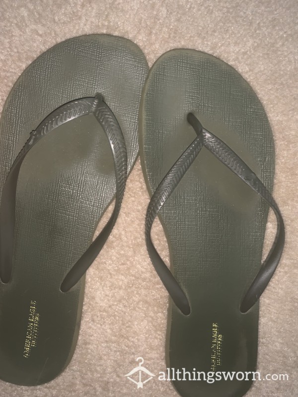 American Eagle Thong Flip Flops