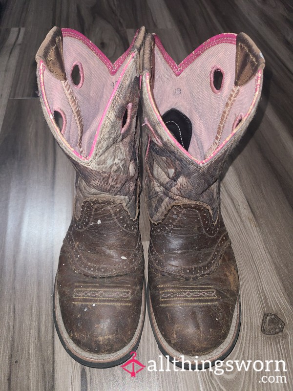 Ariat Camo-n-Pink Boots