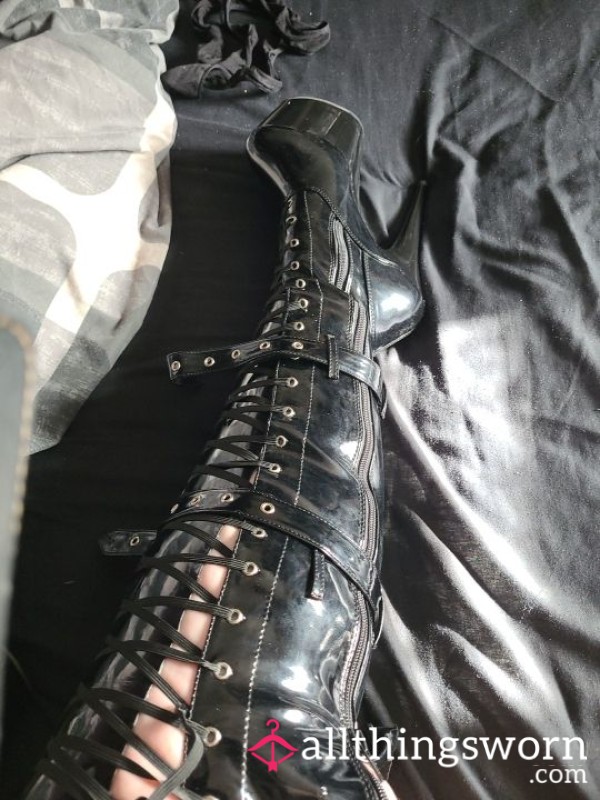 ASMR Watch And Listen To My Pvc Boots Squeek As I Reb Them Together