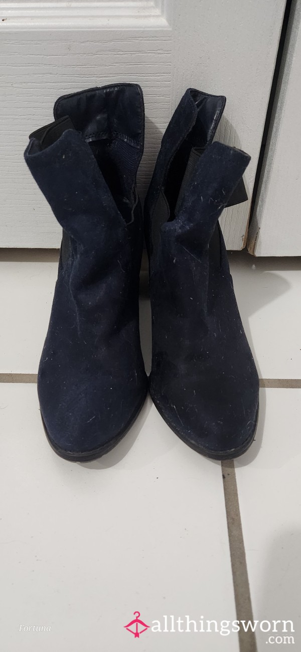 Attention Allexina Navy Lug Sole Pull-on Chelsea Bootie