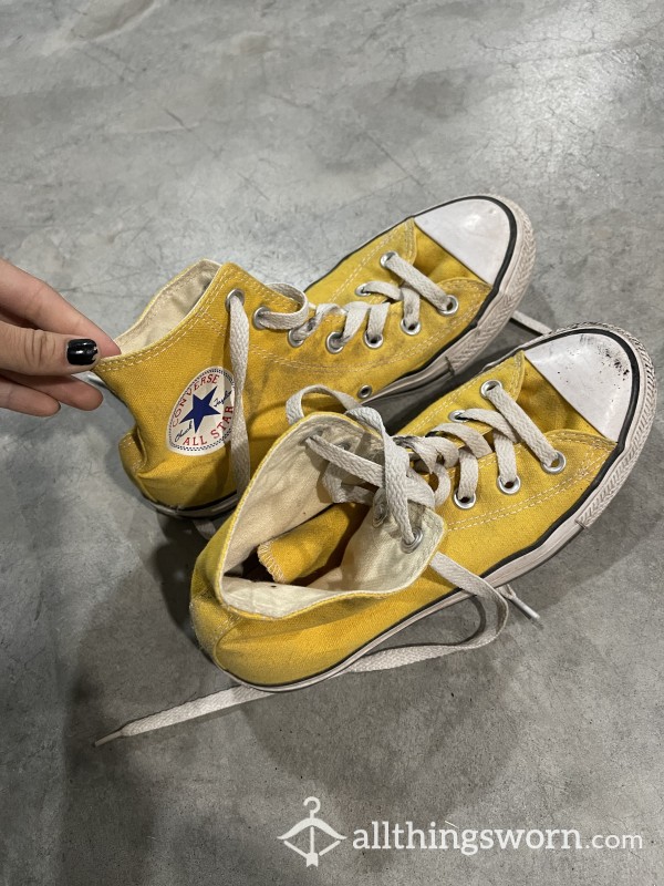 Beat UP Yellow Converse