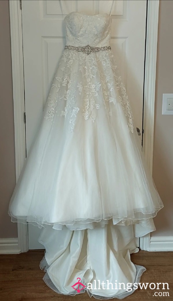 Beautiful Wedding Dress Size 6