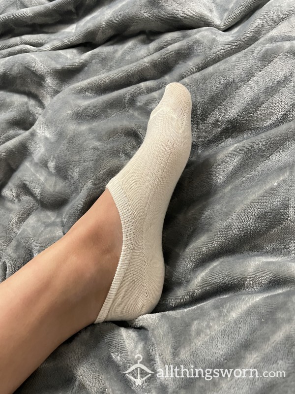 Beige No Show Socks 🧦