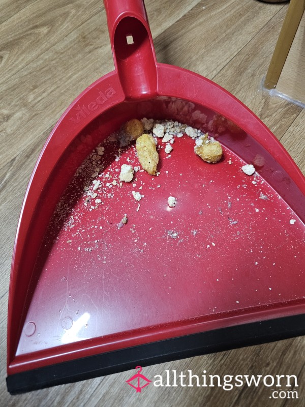 Biscuits And Puff With Floor Dust