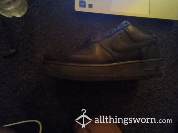 Black Airforces Sweaty Size 4