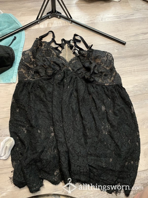 Black And Cream Lace Dress