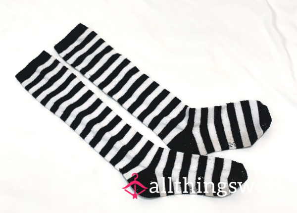 Black And White Strip Long Socks