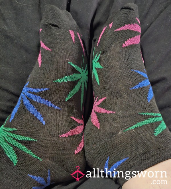 BBW Black Ankle Socks With Colorful Weed Leaves