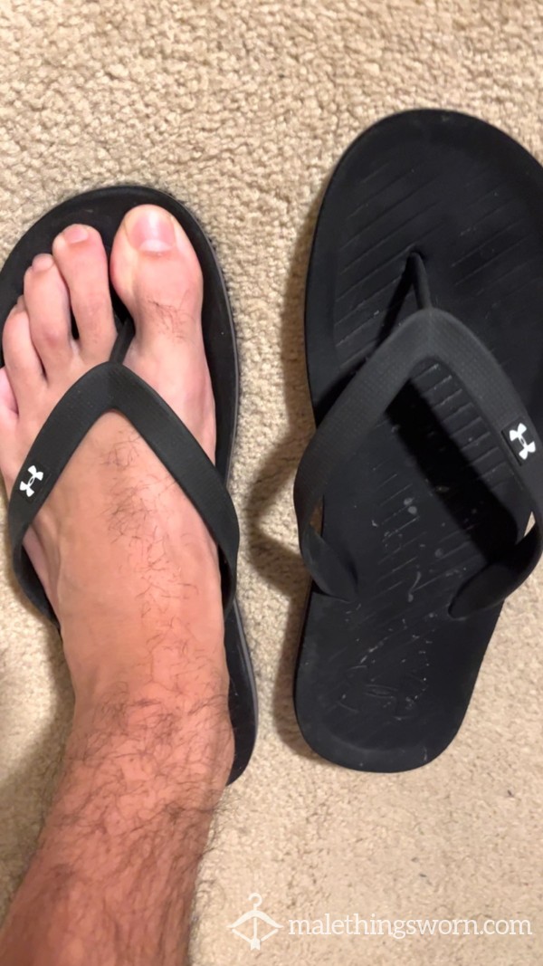 BLACK FLIP FLOPS