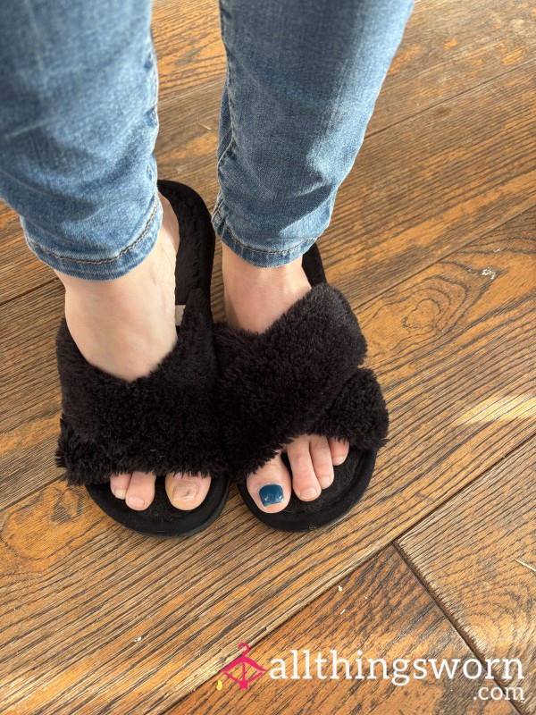 Black Fluffy Slippers