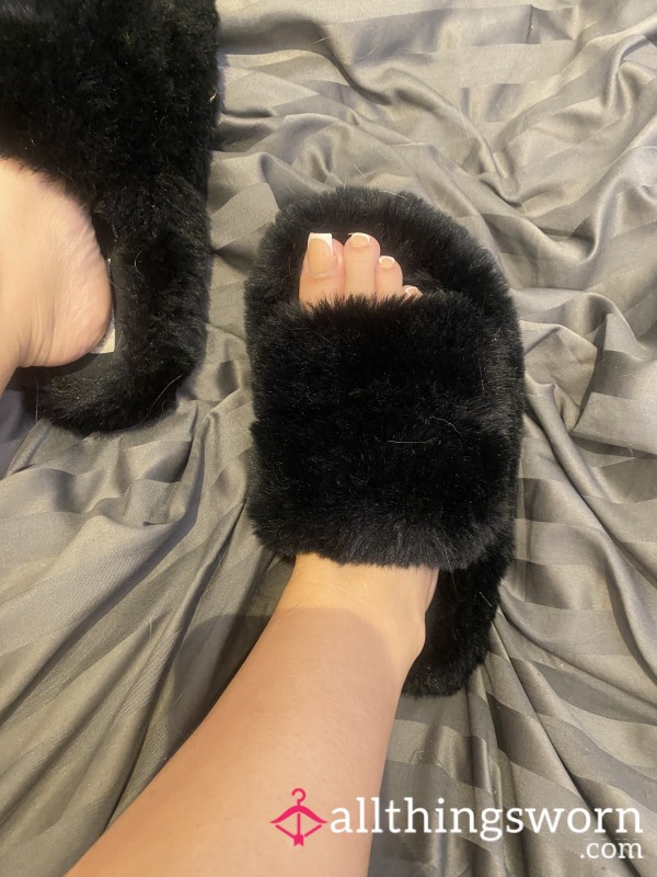 Black Fluffy Slippers