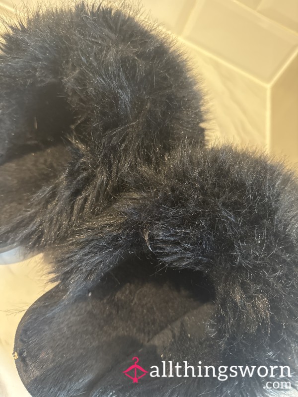 Black Fluffy Slippers