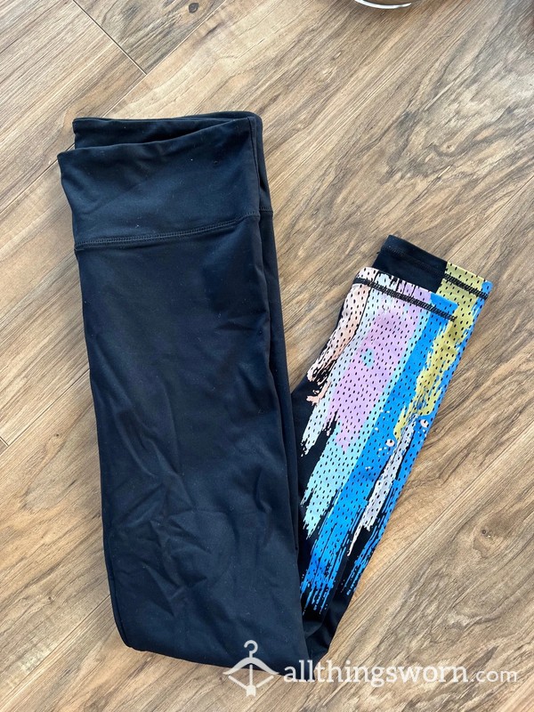 Black Gym Leggings With Spotty Multicolour Calves