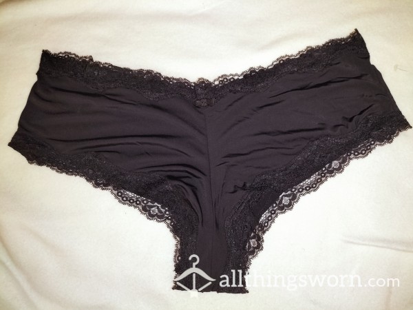 Black Lace Hip Hugging Pu**y Ridin Short