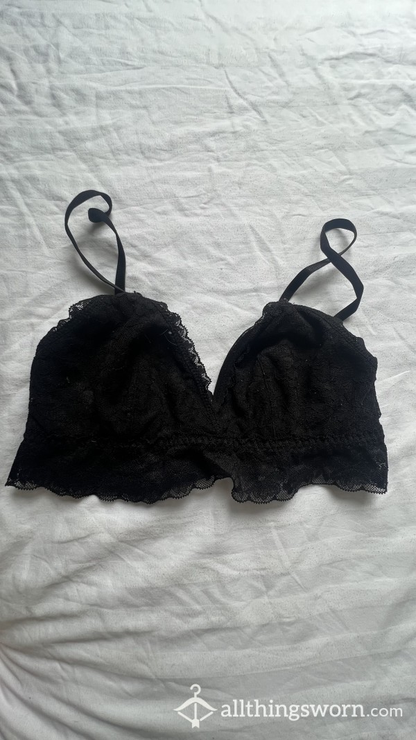 WELL WORN - BLACK LACE BRALETTE