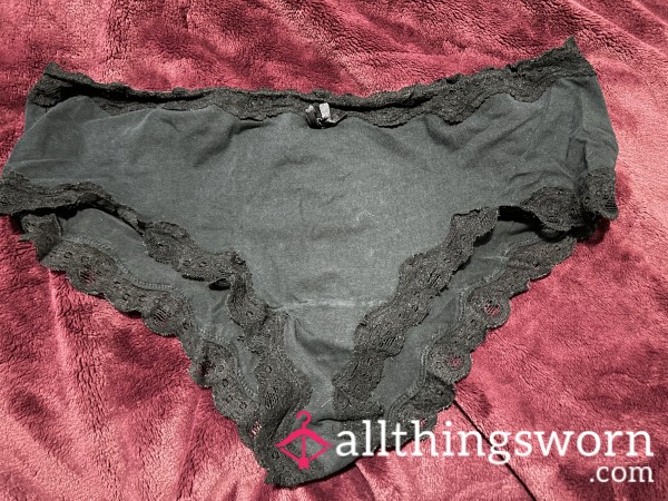 ~BLACK LACE TRIM COTTON CHEEKY PANTY~