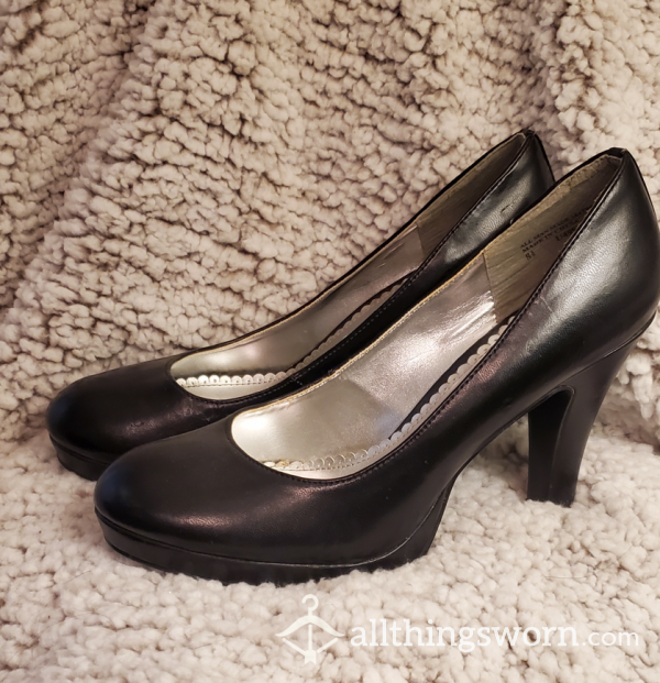 Black Leather Pumps - Size 8.5 - Worn & Loved