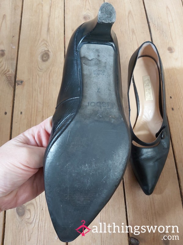 Black Leather Small Heeled Shoe