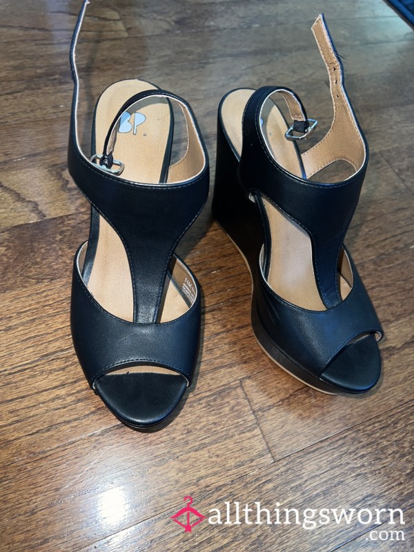 Black Leather Wedge High Heel Shoes. US Size 5