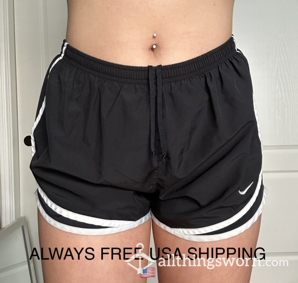 Black Nike Gym / Running Shorts - Large 🖤