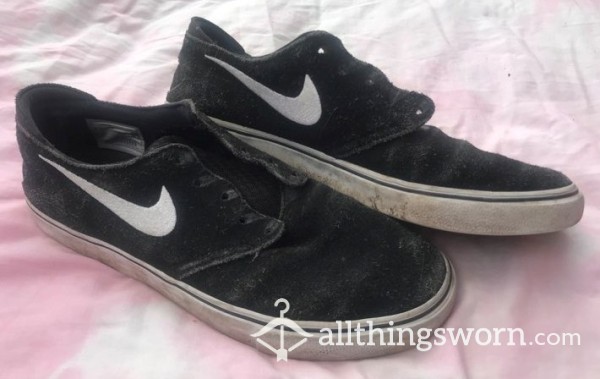 Black Nike SB Trainers, Size 7