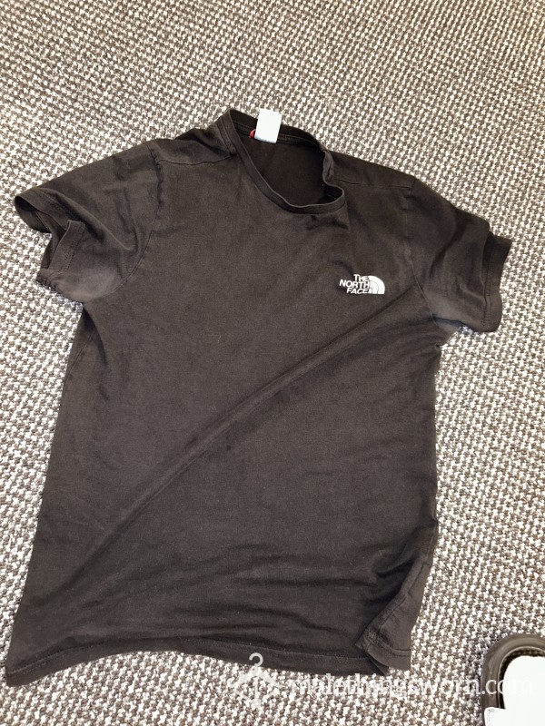 BLACK OLD DIRTY NORTH FACE GYM TOP Swipe For More Pics