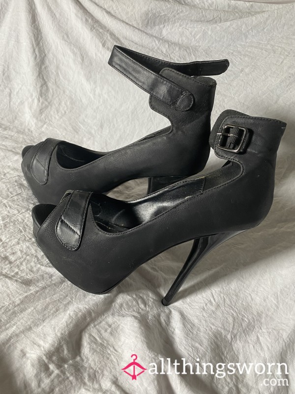 Black, P**p Toe Heels