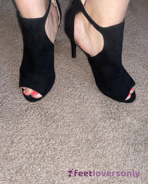 Stinky Black P**p Toe High Heels