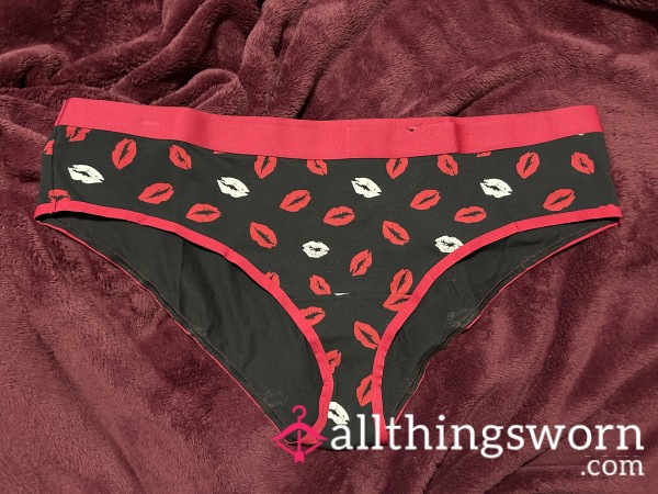 ~BLACK & RED LIP PRINT COTTON CHEEKY PANTY~